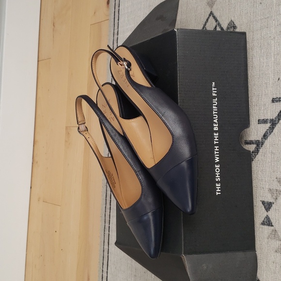 Sling back pumps - Picture 2 of 4